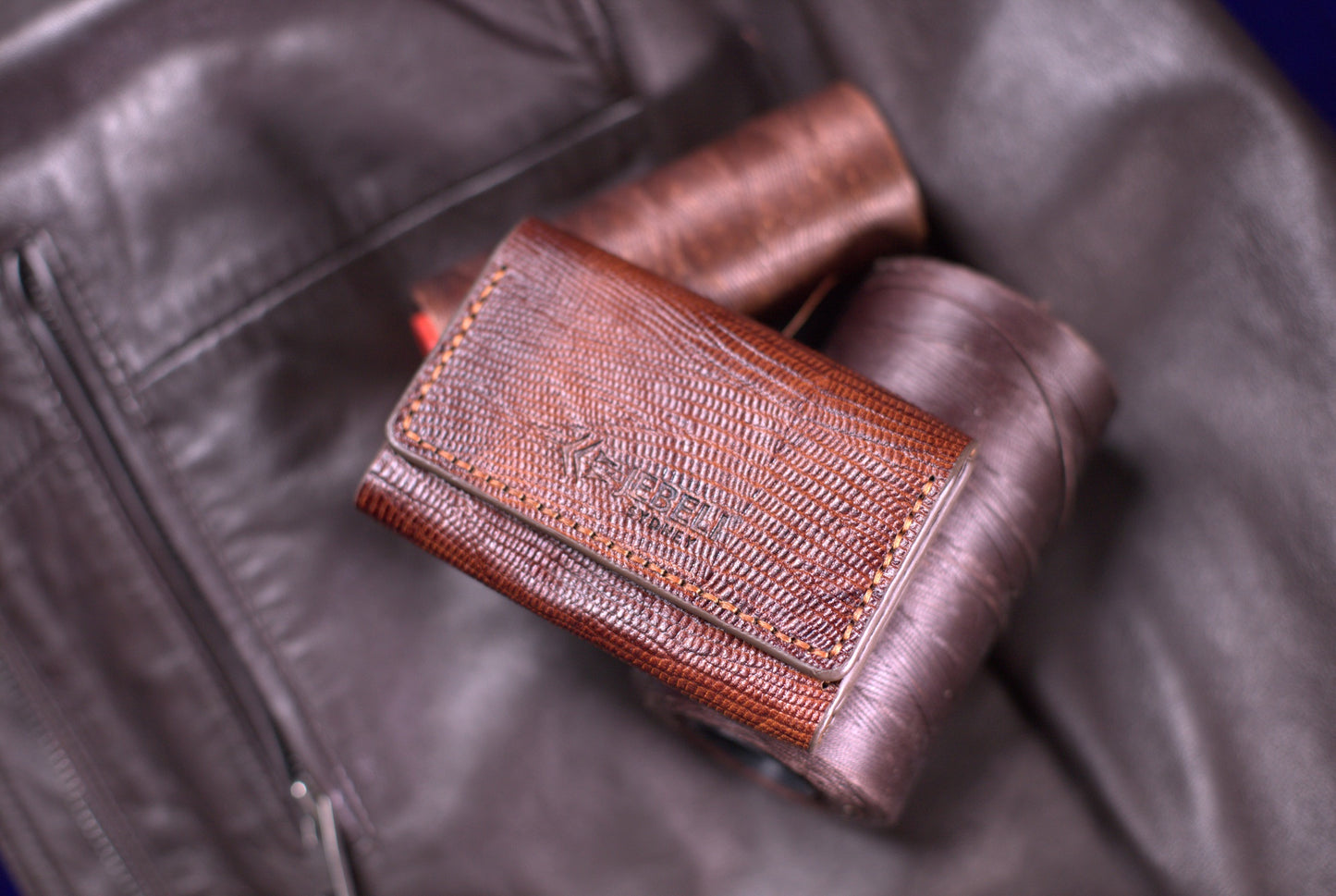 MOCHA MASTERPIECE Magnet Business Card Holder