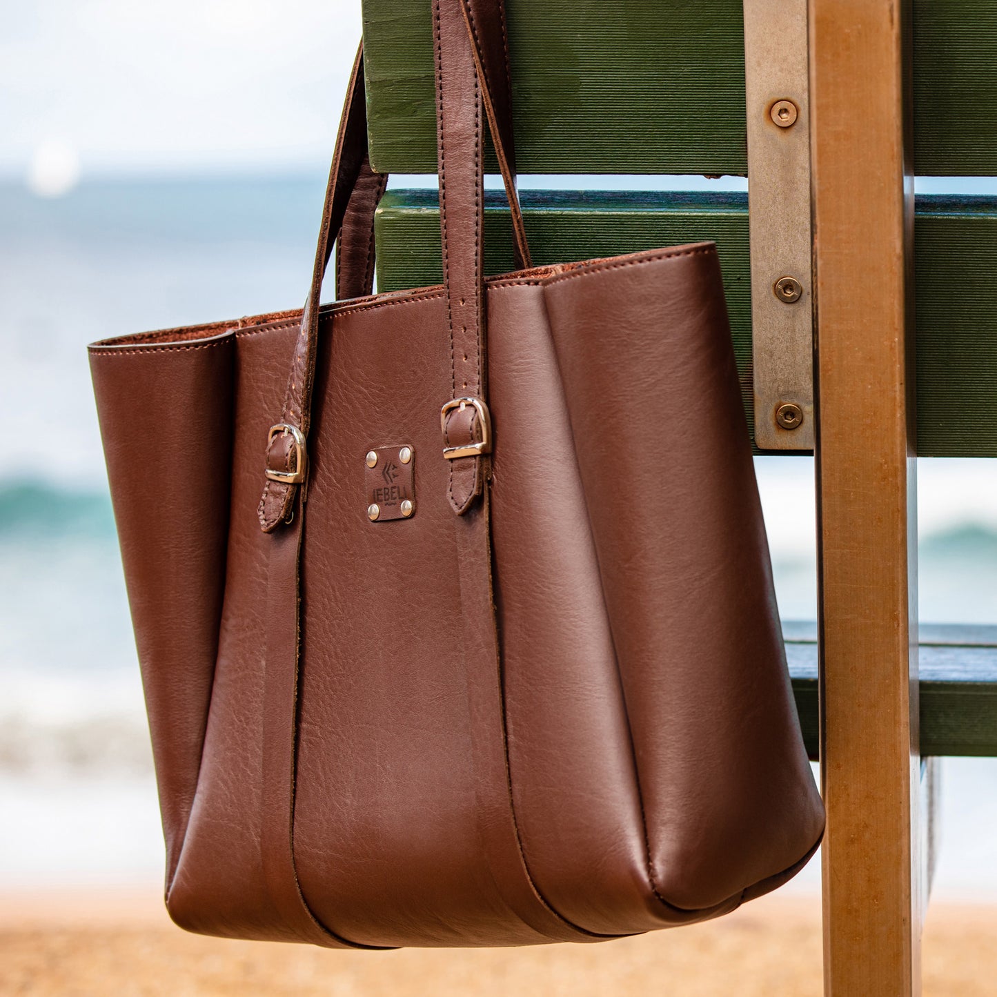OVERSIZED TOTE BAG