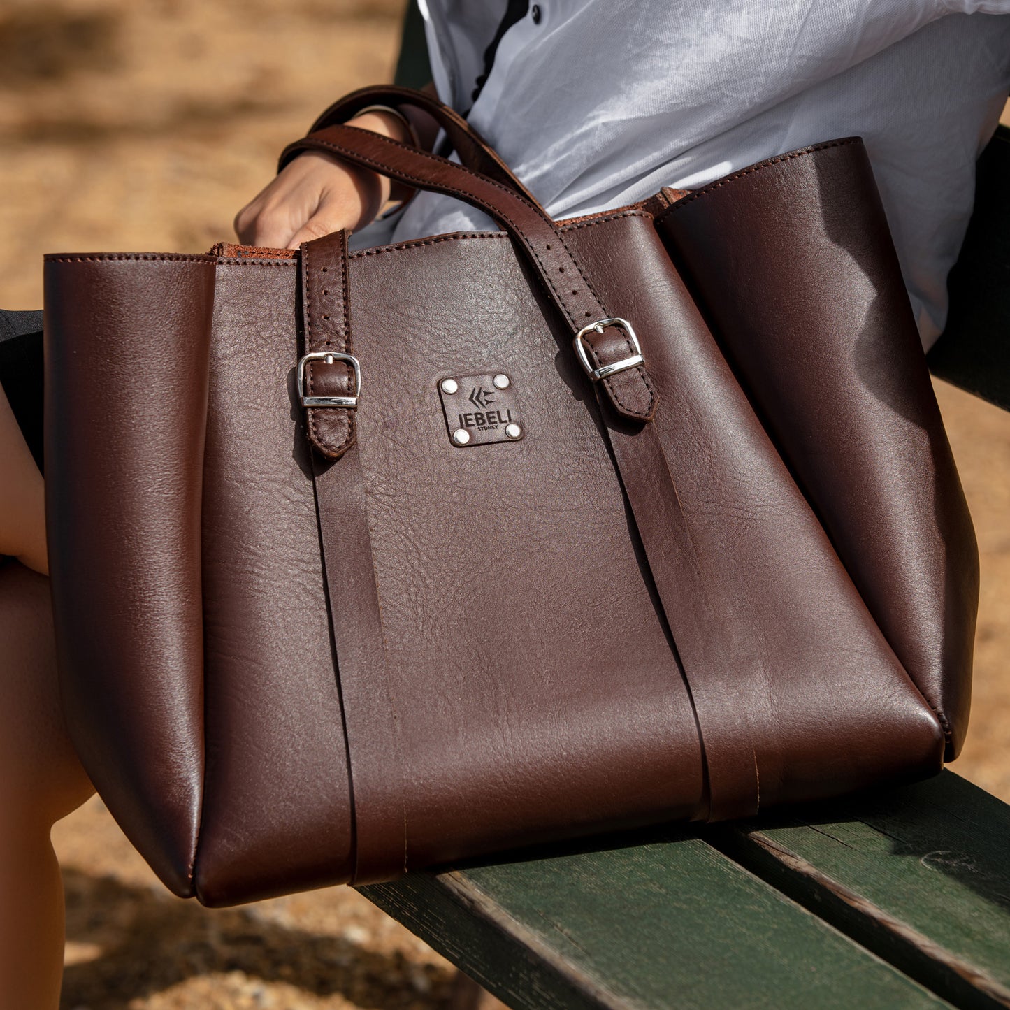 OVERSIZED TOTE BAG