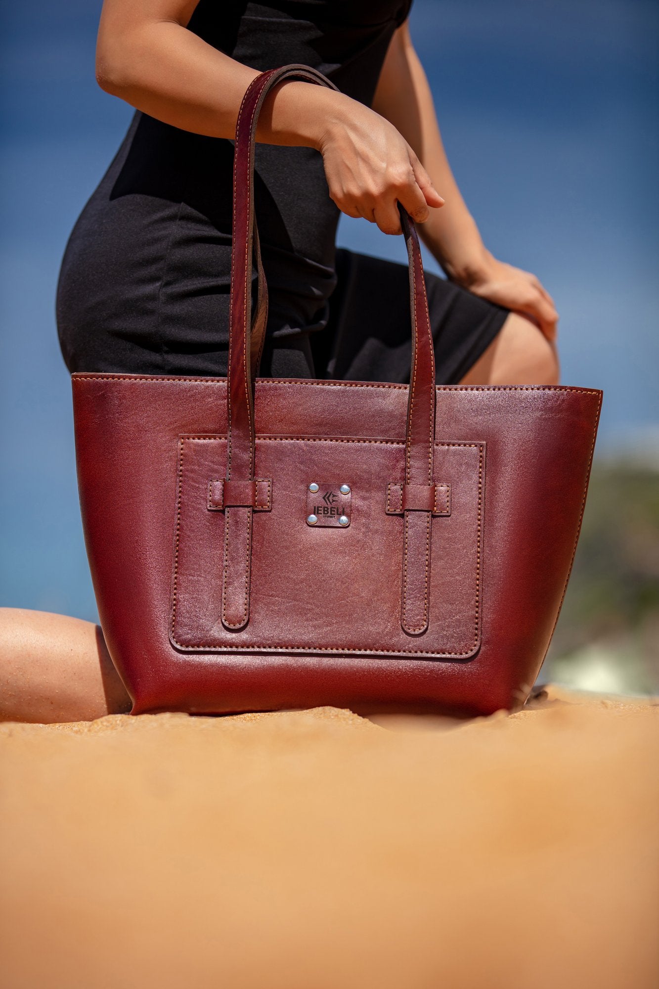 SHIRAZ SIGNATURE TOTE BAG