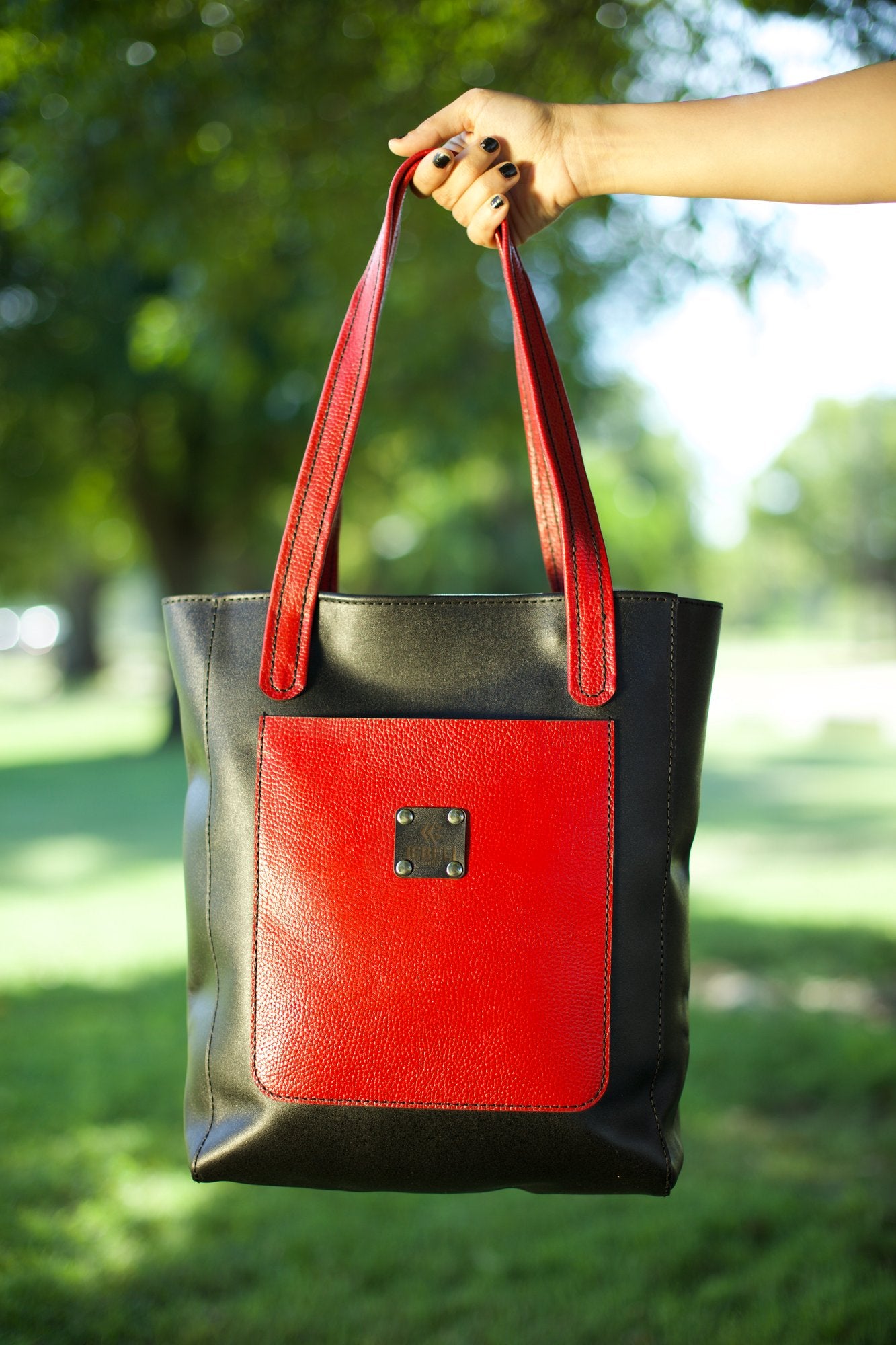SCARLET SHOULDER BAG
